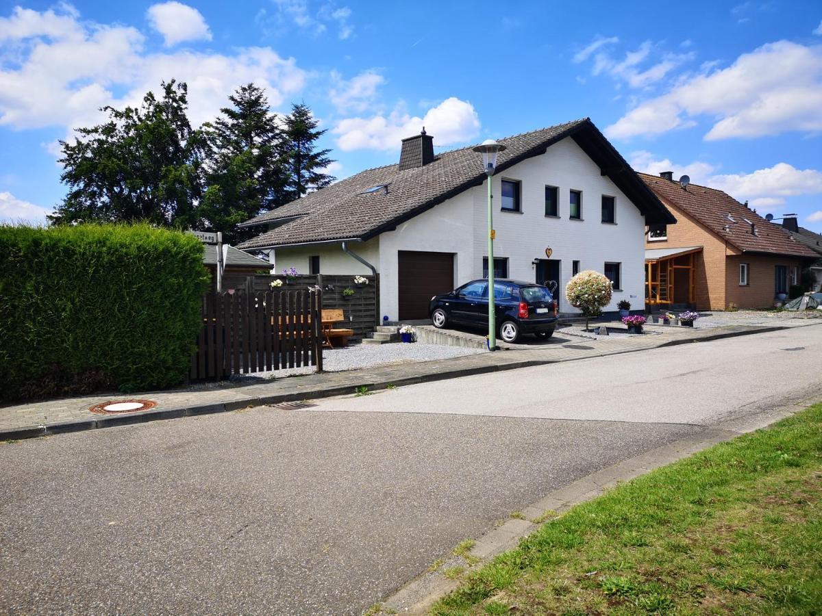 Ferienwohnung "In De Uehl" Hürtgenwald Esterno foto